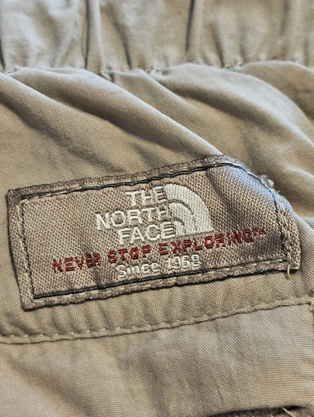 The North Face Men’s Large Hiking Shorts Khaki Tan Nylon Stow Pocket Packable L